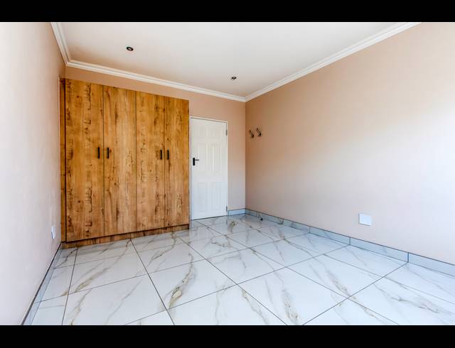 2 BEDROOM FREESTANDING TO LET IN MARLBORO GARDENS